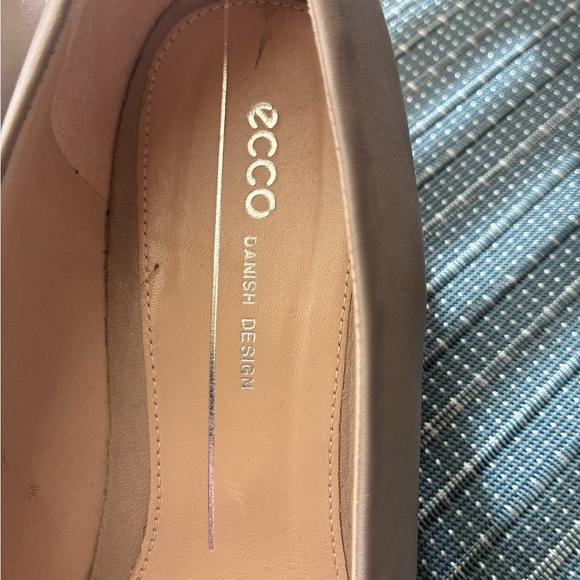 ECCO Shape 45 Woman’s Chic Leather Beige Wedge Shoes (Sz 7-7.5) - Picture 3 of 9